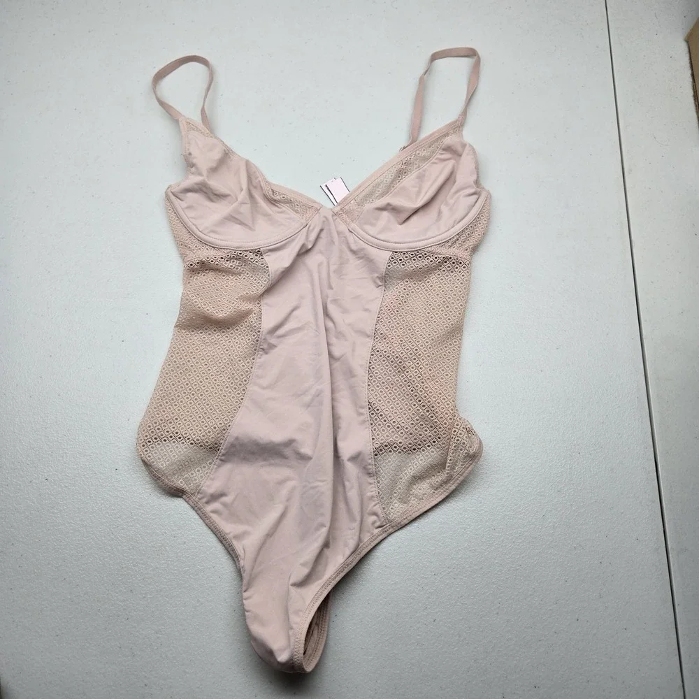 Victoria's Secret Women Sleepwear 32C Pink One piece Lace Unlined Thong